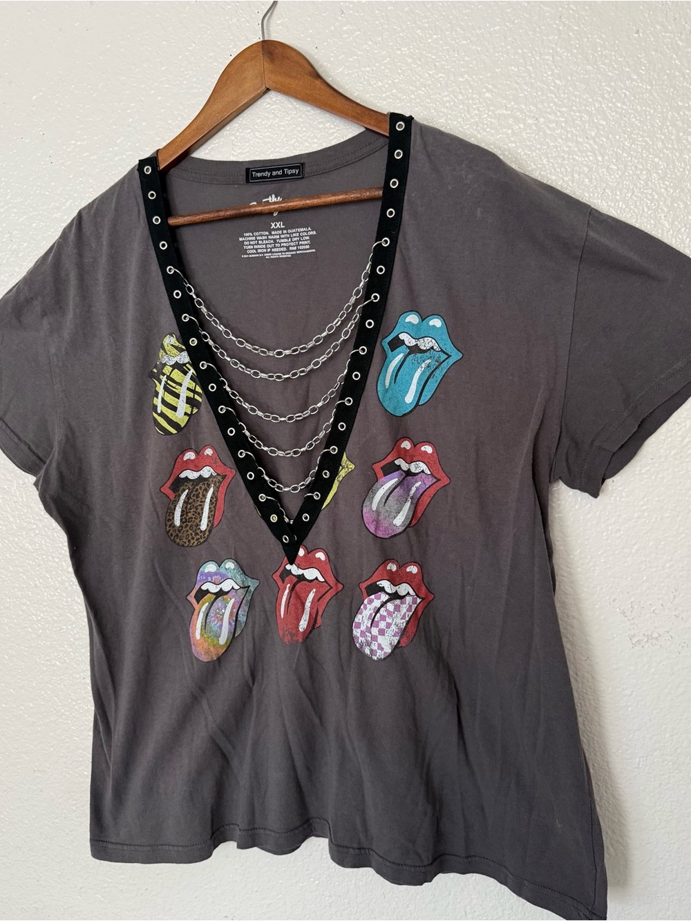 the Rolling Stones Gray V‑Neck Tee with Multicolor Tongue Graphics - Picture 6 of 6